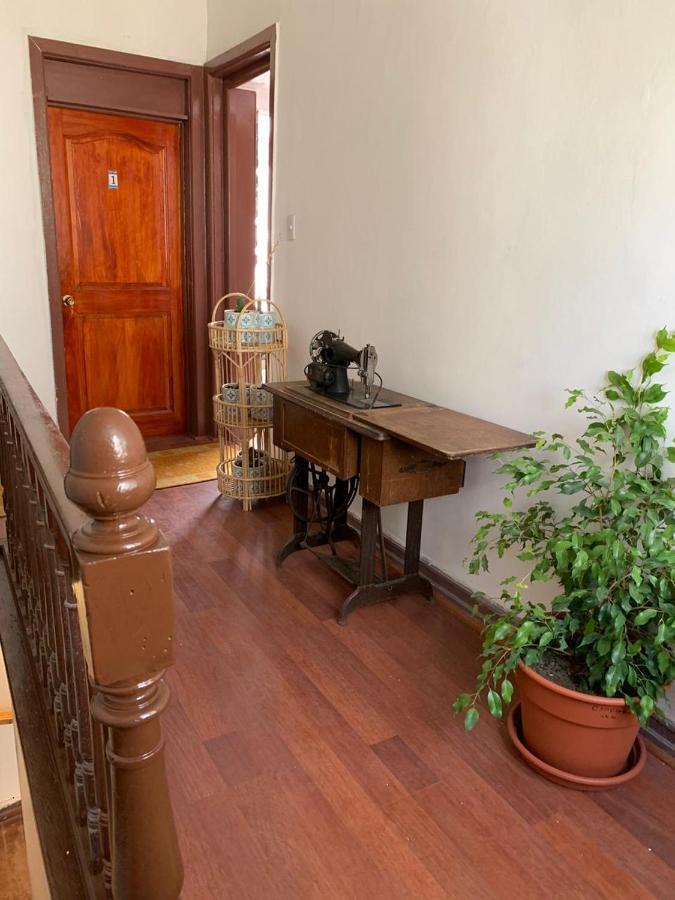 Habitación en casa particular Alojamiento Domeyko Ceer Santiago de Chile
